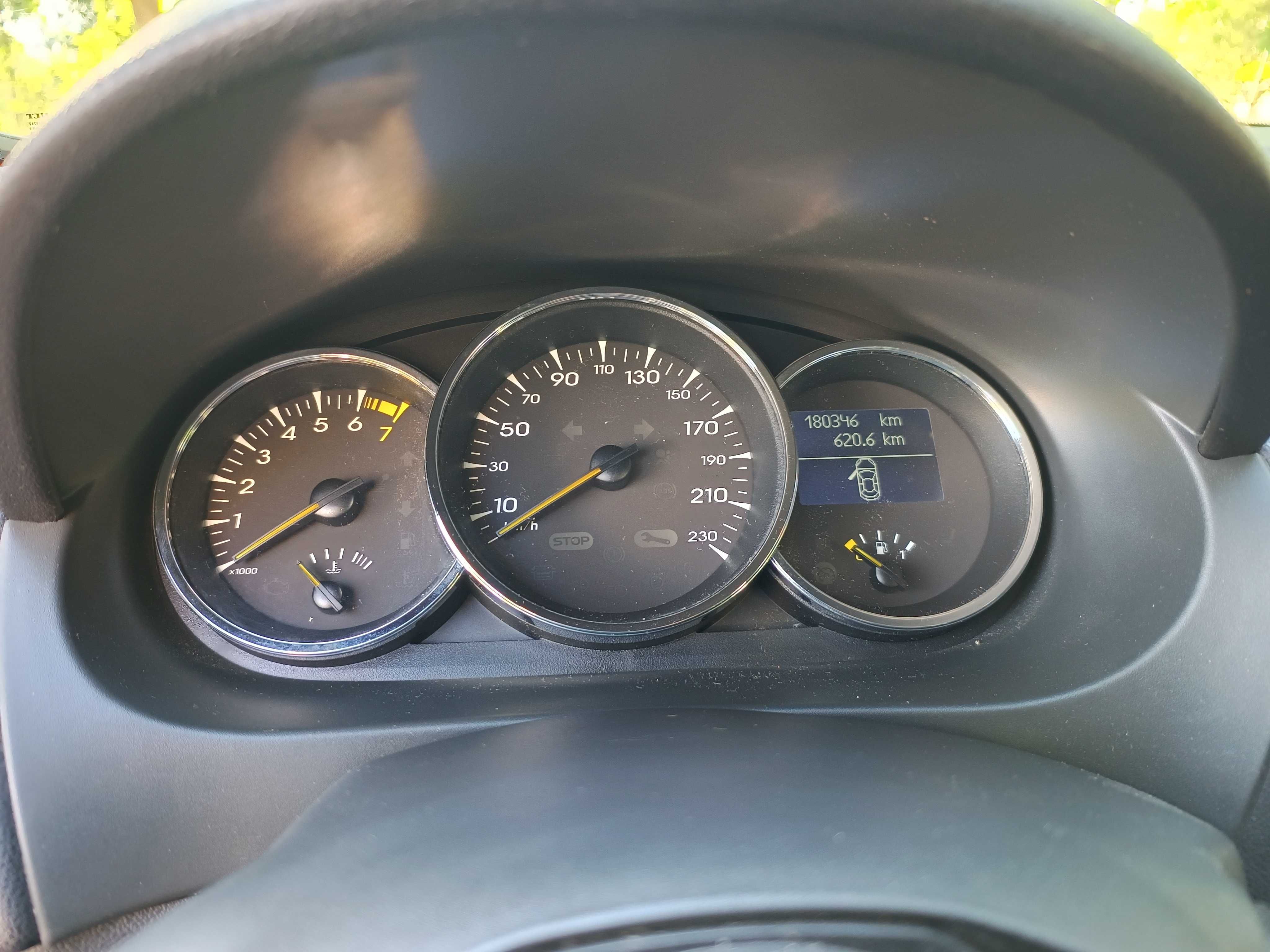 Renault Fluence 1.6 Benzyna + LPG 2010 r. 180 000 km Wersja Expression