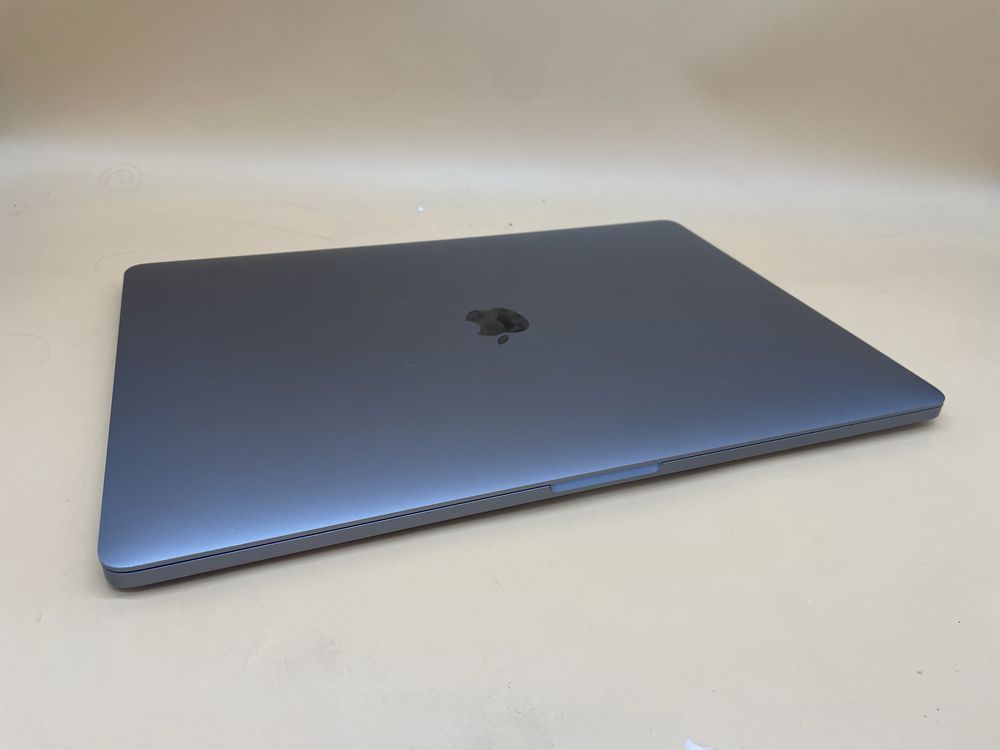 Macbook pro 16 2019 512gb i7