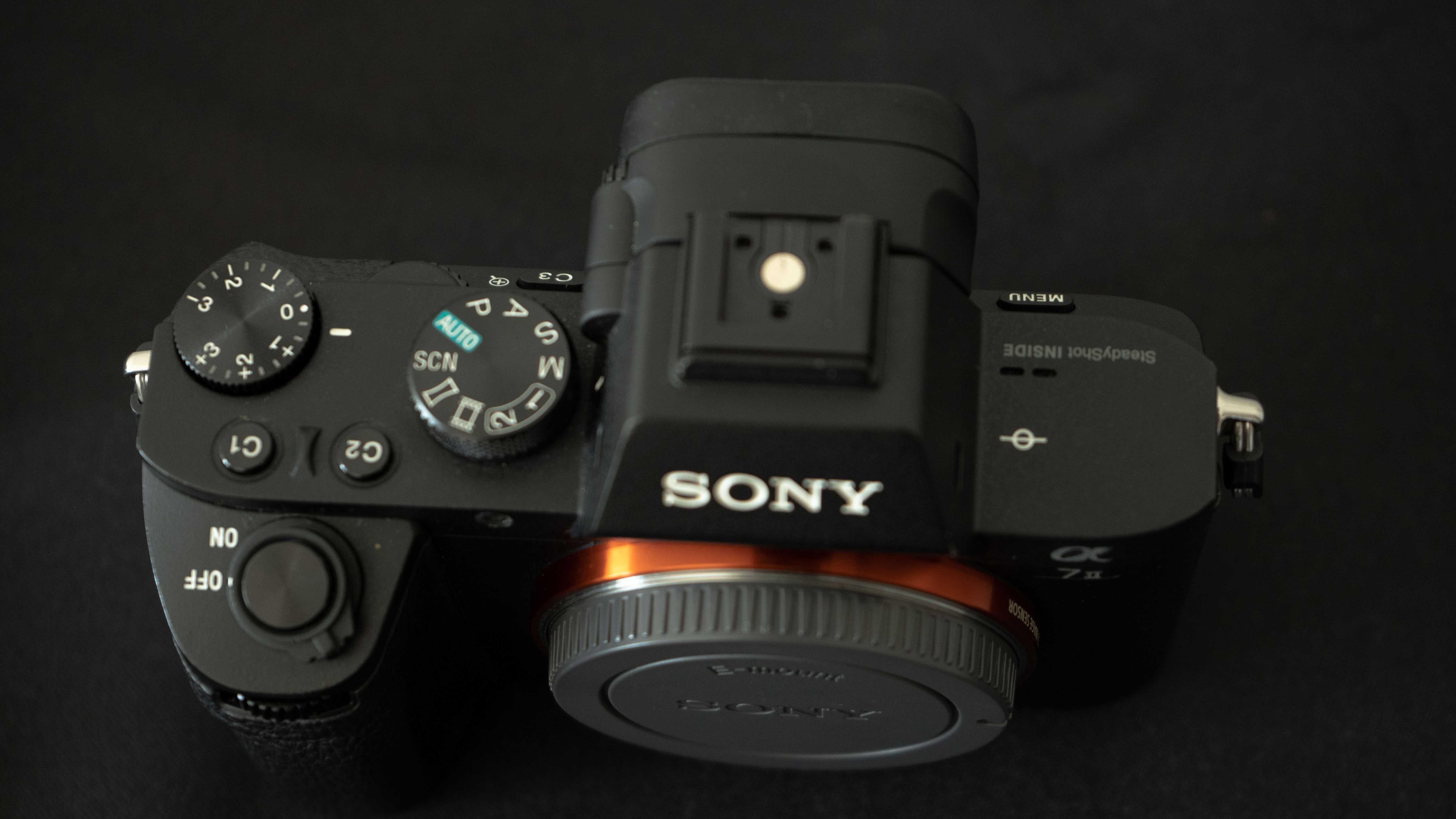 Sony A7II + Lente Sony 50mm - 1.8 + Grip + 3 baterias + Carregador 2.