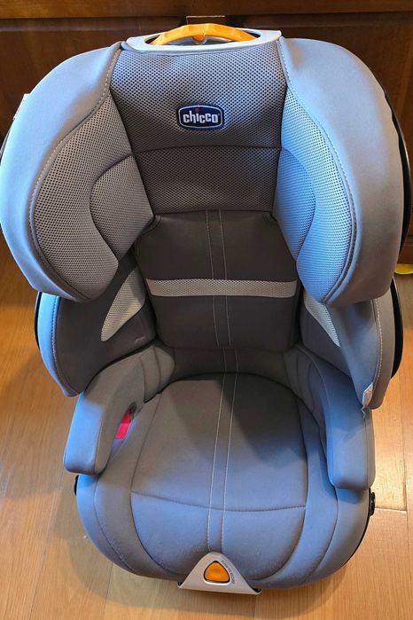 Cadeiras de criança IsoFix Cybex Q3 e Chico Grupo 2/3 (15 a 36 kg)