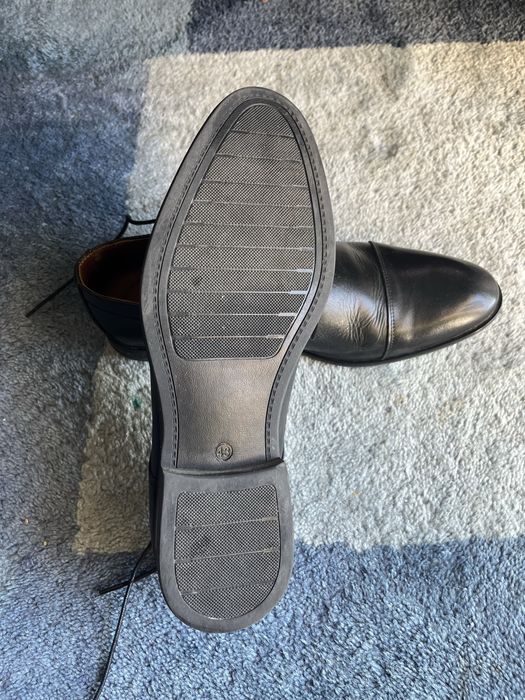 Sapatos em pele clássicos