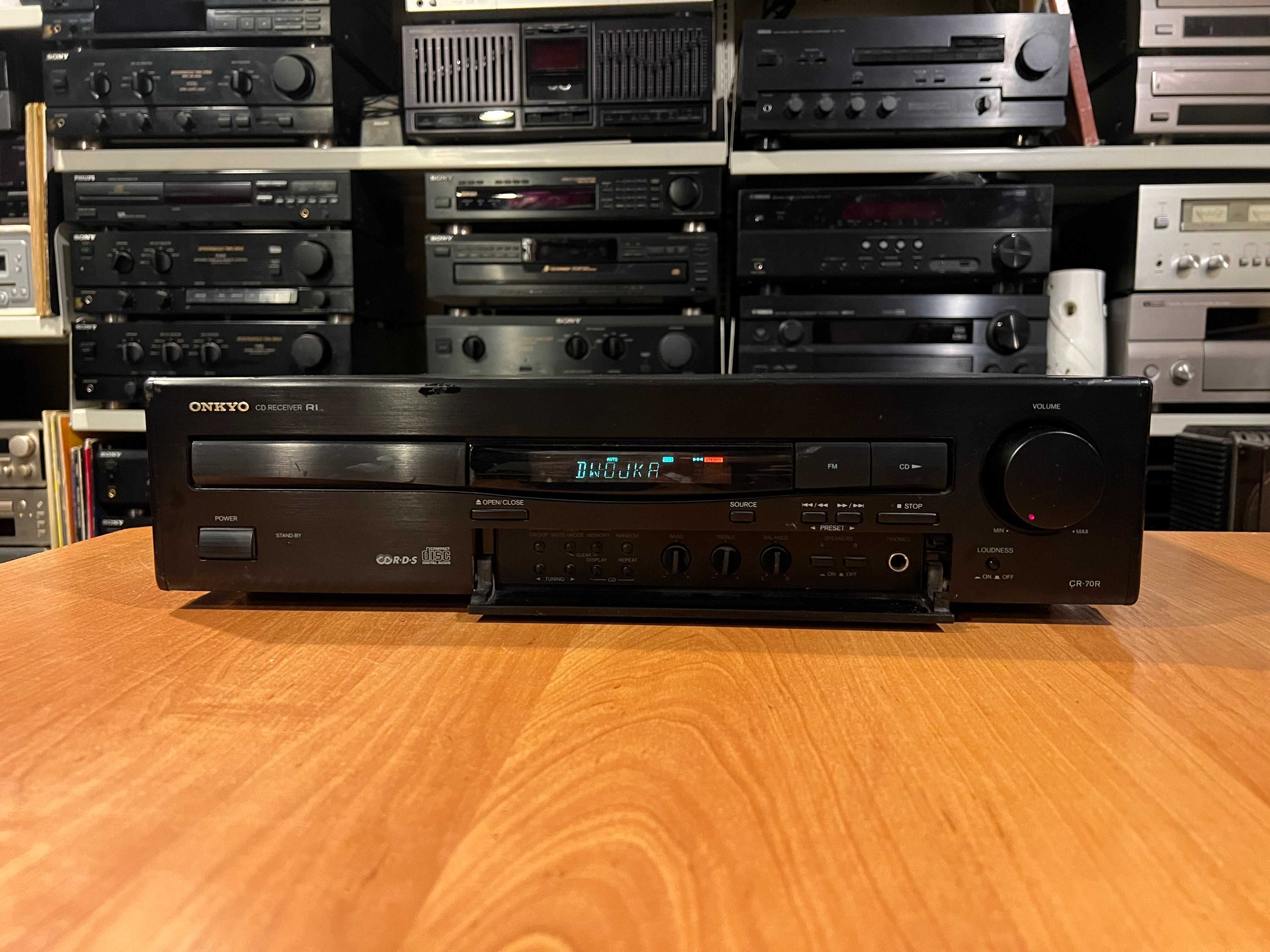 Amplituner Onkyo CR-70 z wbudowanym odtwarzaczem płyt CD, Audio Room