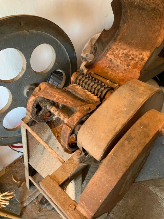 Січкарня з електромотором, дробилка, бурякорізка, соломорізка