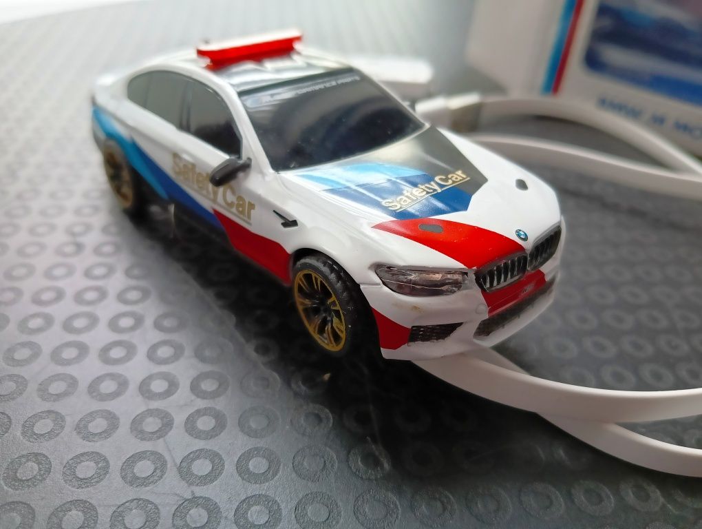 Zdalnie sterowany BMW M5 safety car shell