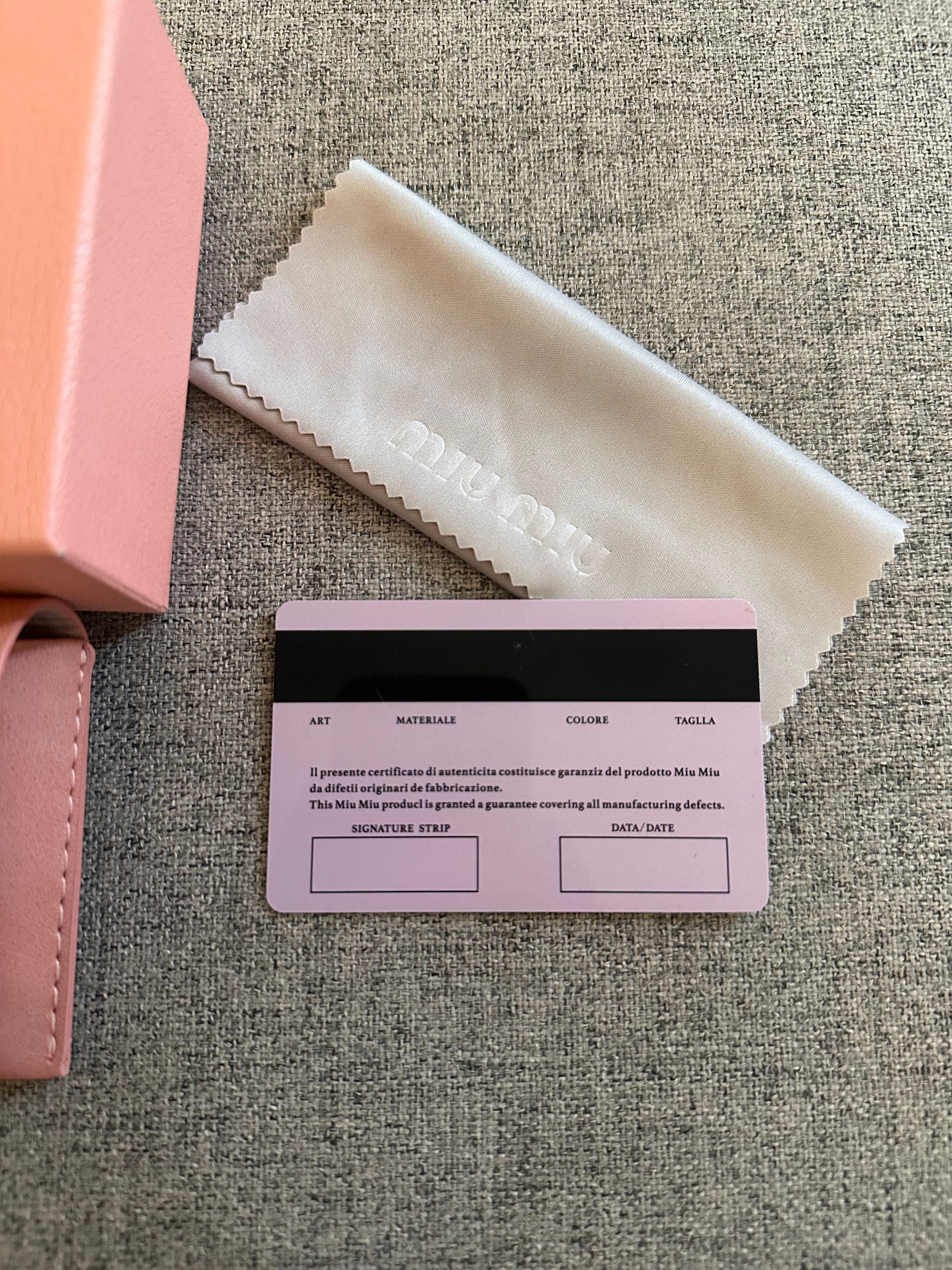 Okulary przeciwsłoneczne Miu Miu