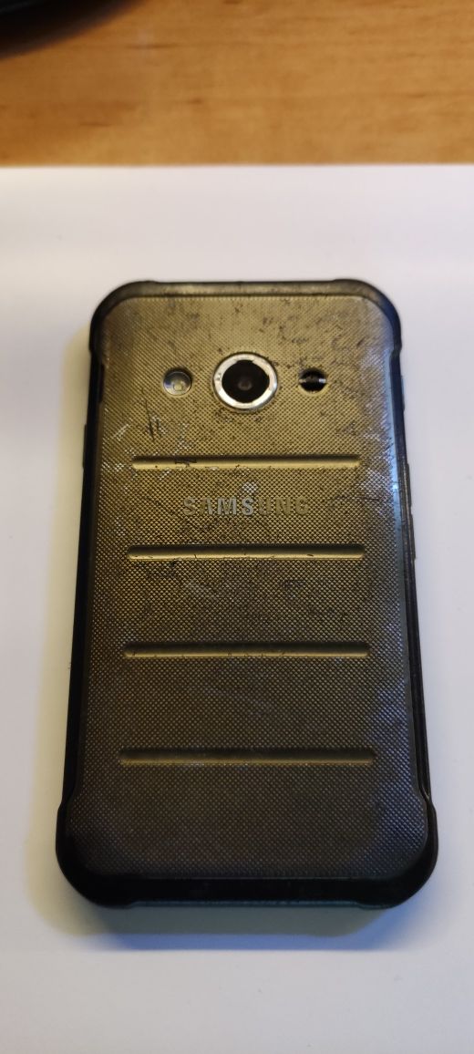 Samsung XCOVER 3. Uszkodzony wyświetlacz.