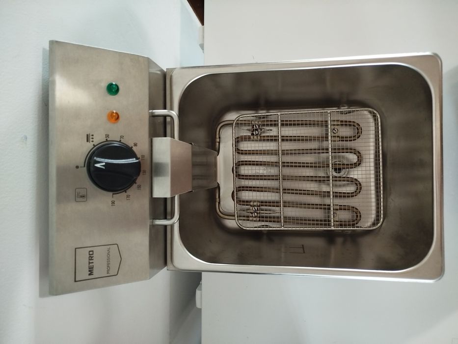 Fritadeira elétrica de 8 litros