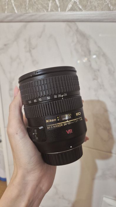 Nikon af-s 24-120mm f/3.5-5.6 VR