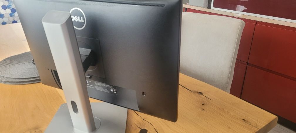 Monitor Dell 24cali regulowana wysokość