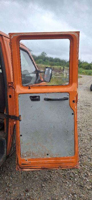 VW T4 Doka prawe tylne drzwi kompletne bez korozji