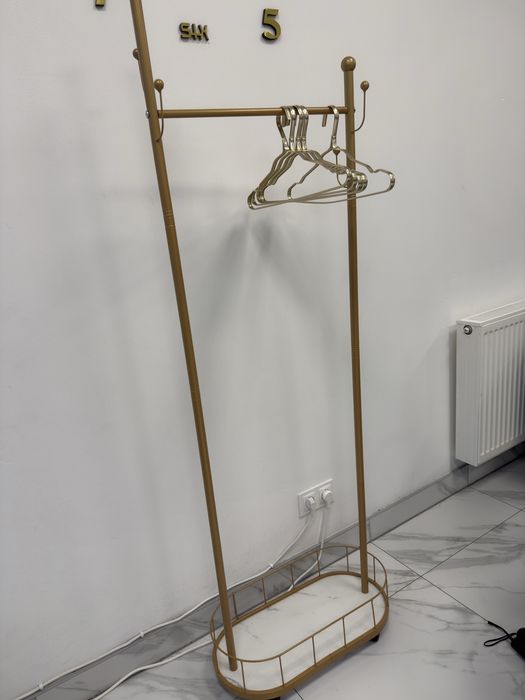 Wieszak bialo zloty  komplet