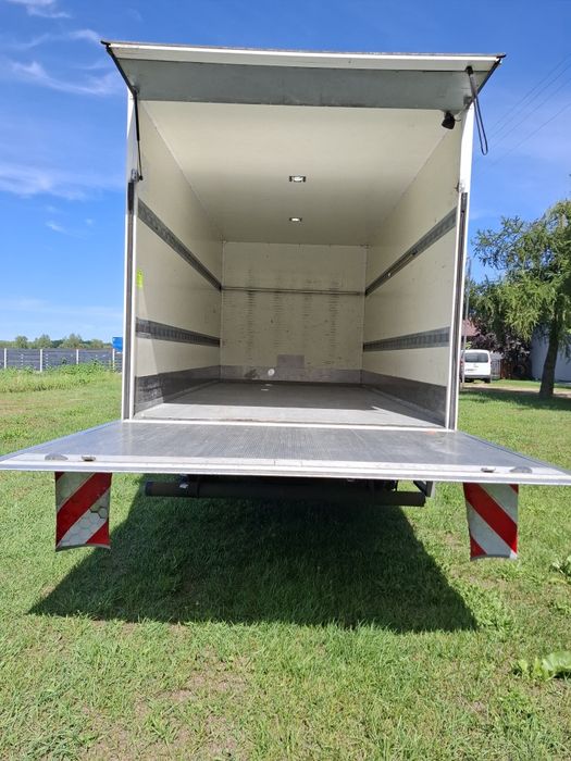 Volkswagen crafter kontener z windą FV23%