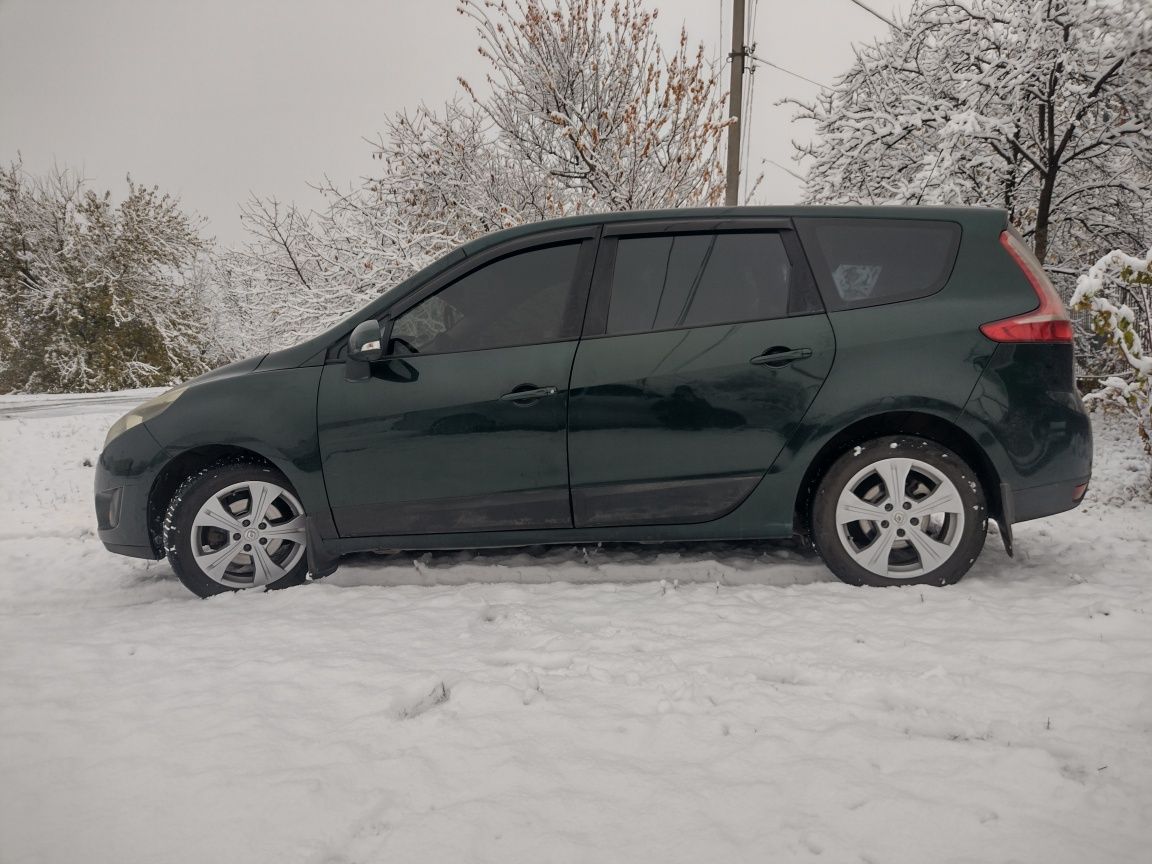 Renault grand scenic 3 1,9 DСi 2009 один власник.
