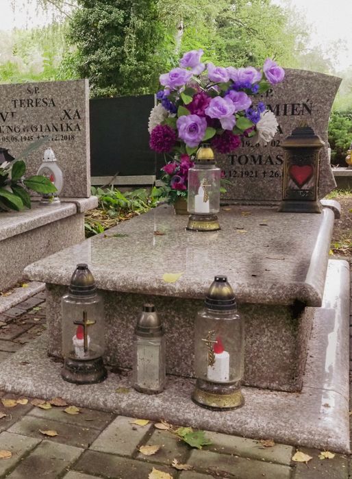 Sprzątanie, czyszczenie, mycie grobów przed 1 Listopada | Śląsk | - Od
