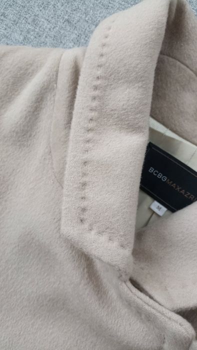 Бежеве двубортне пальто приталене А-силует з паском BCBGmaxazria р. М