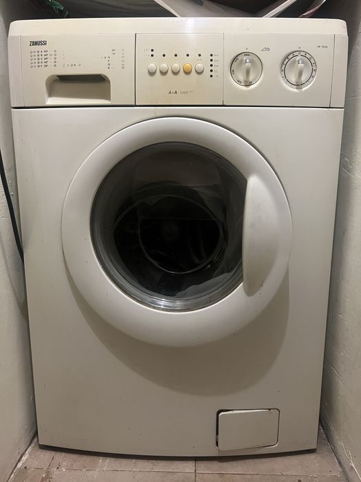 Вся пральна машинка на запчастини