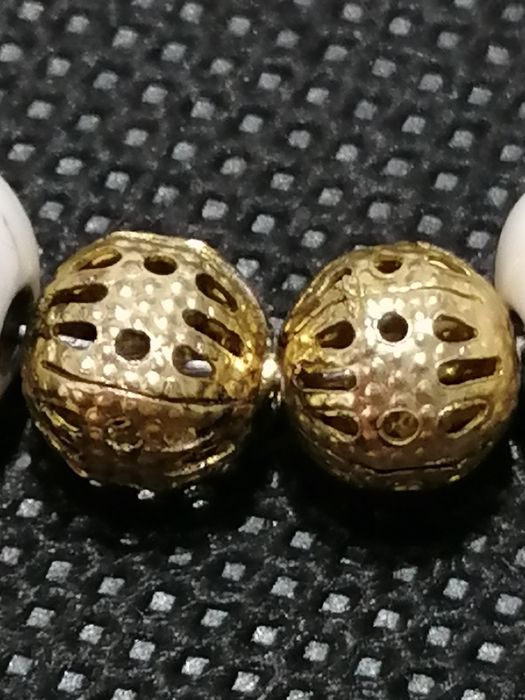 Bonito e elegante colar de contas com pingente em pedra Ágata