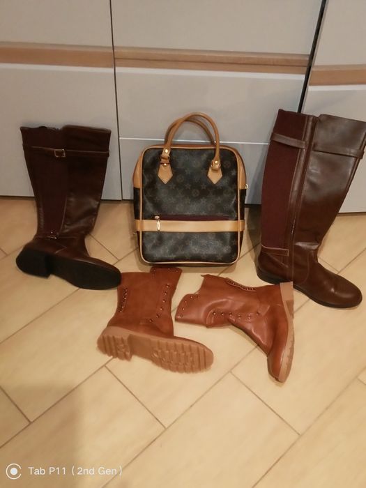 Сумка жіноча та нові чобітки