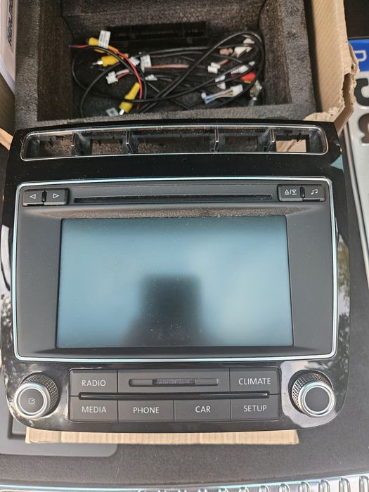 Продам магнітолу VW TOUAREG 2015