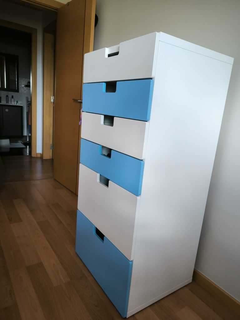 Comoda IKEA com 6 gavetas
