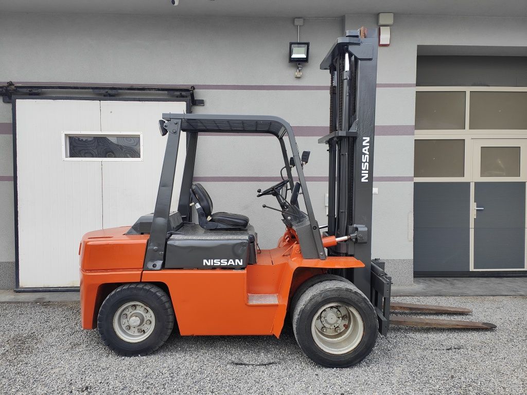 Wózek widłowy Nissan FD35 3.5T Diesel Terenowy Koła Bliźniacze