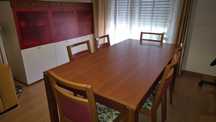 Mesa de jantar com seis cadeiras