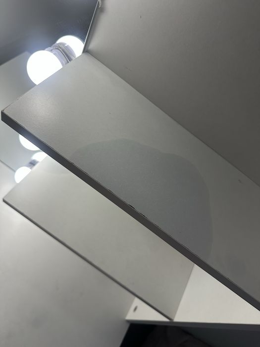 Toaletka z oświetleniem led