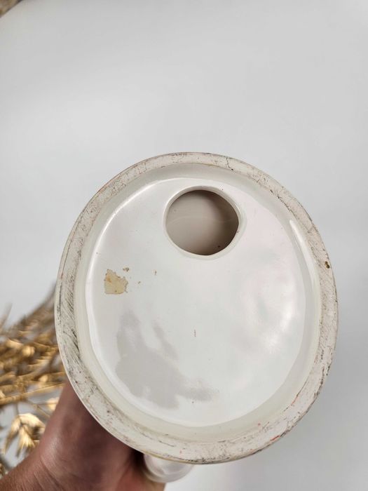 Ceramiczny świecznik vintage z czerwonym motywem