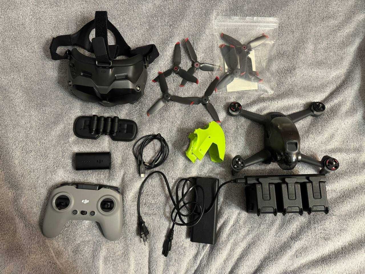 DJI FPV Combo + Fly more kit + дрібниці