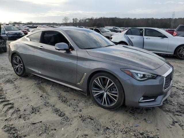 INFINITI Q60 2021 року LUXE