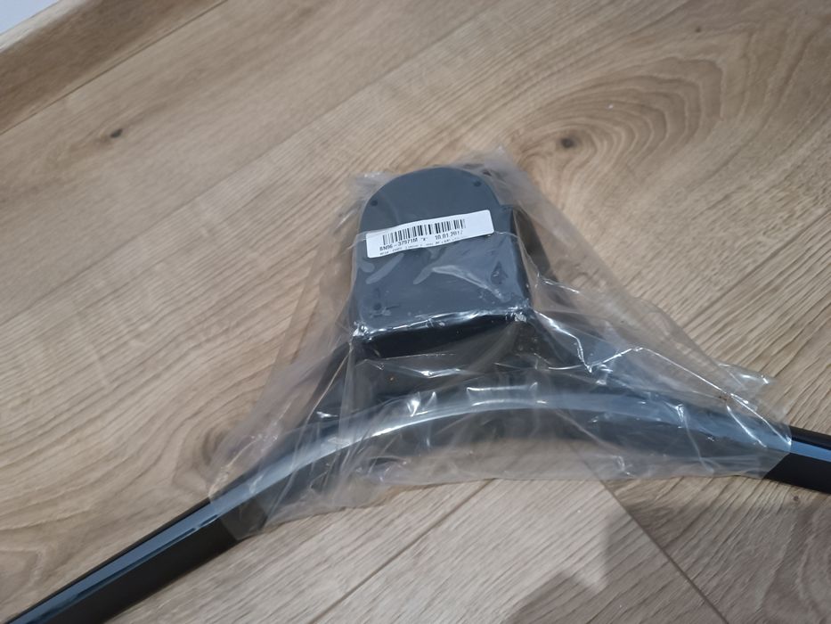 Uchwyt stojak na telewizor