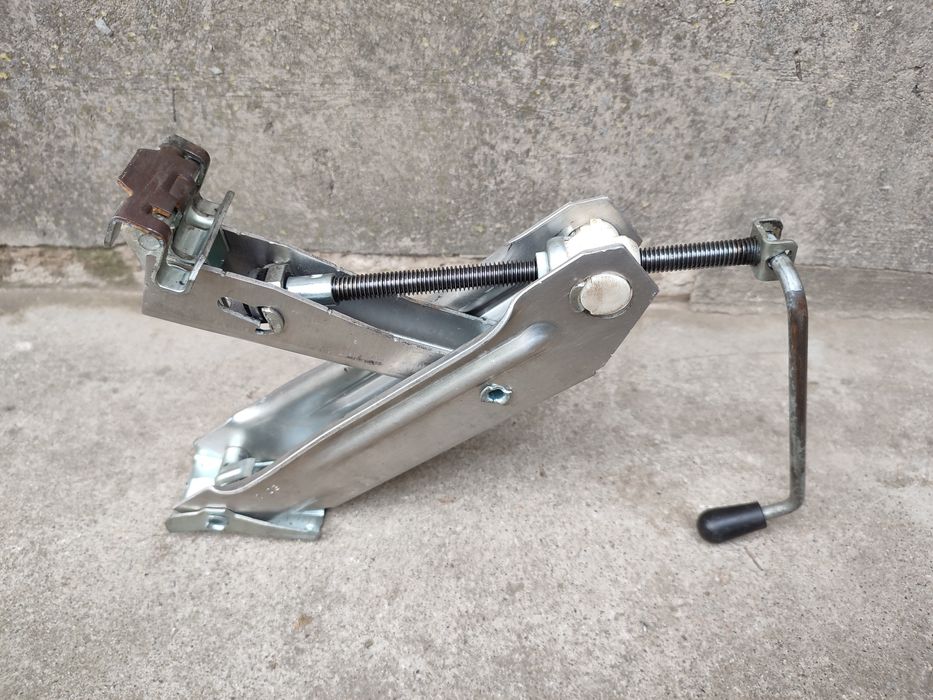 Домкрат Audi A6 c5 Volkswagen Passat b5 Golf 4 Skoda superb 1 гольф 4