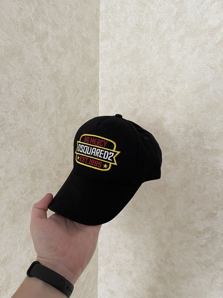 Кепка бейсболка Dsquared2 est.1995 черная dsq