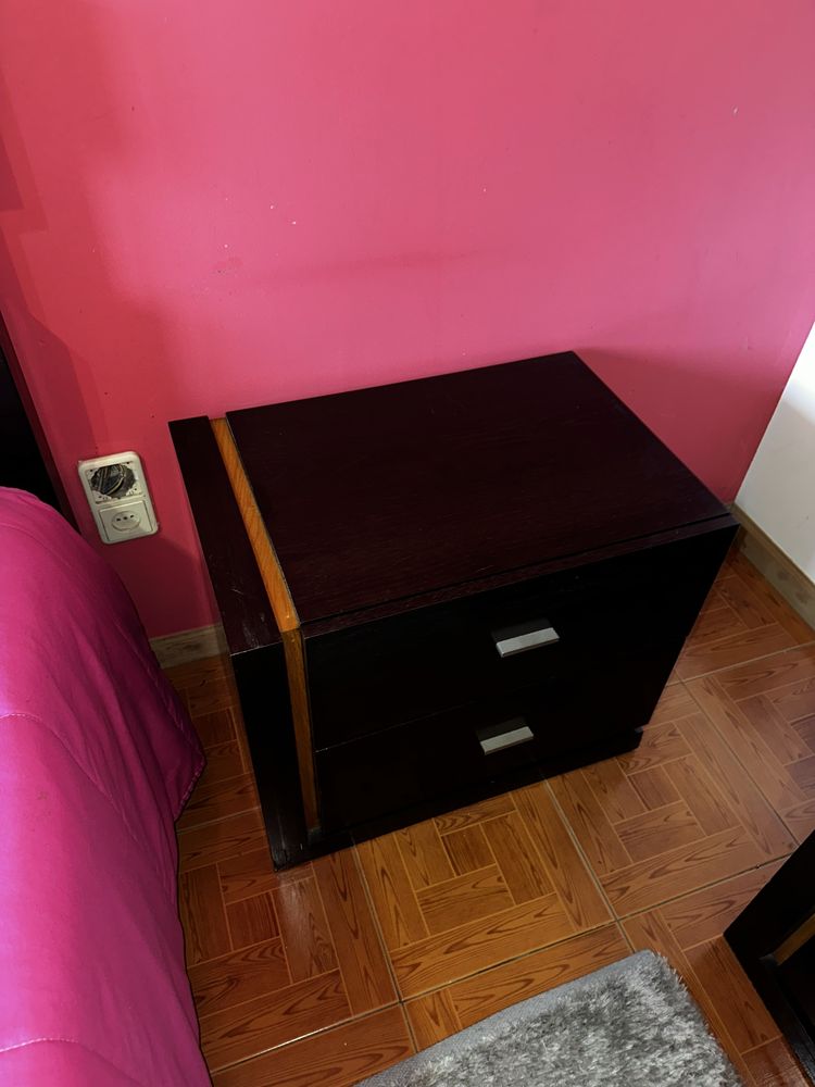Cama de Madeira Maciça – Excelente Estado!  Cama + cabeceira + comoda
