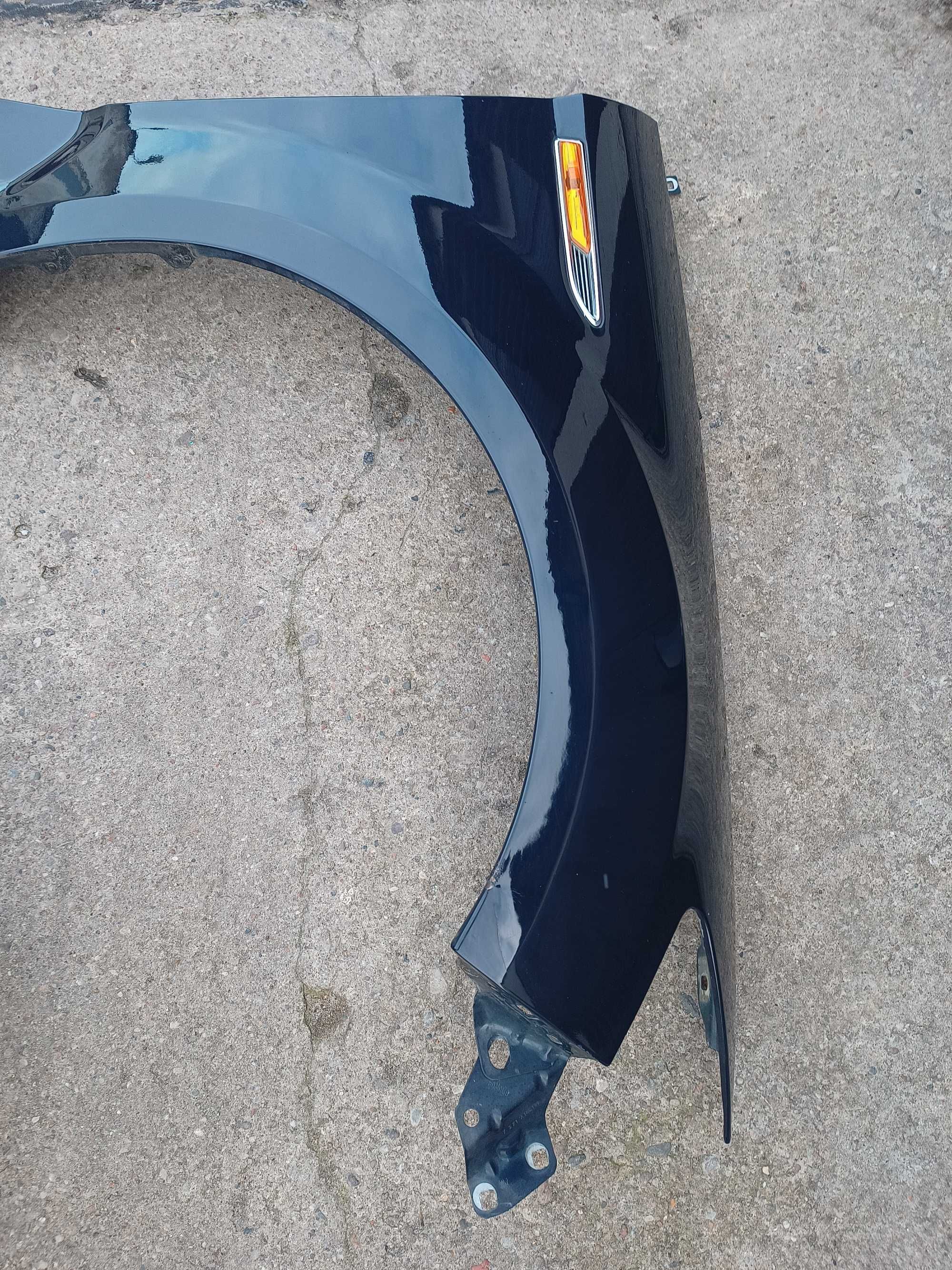 Ford Mondeo mk4 błotnik przedni prawy kod V.6