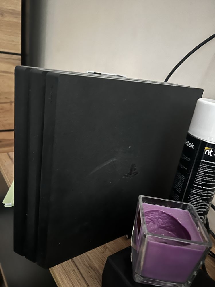 Sprzedam ps4 pro