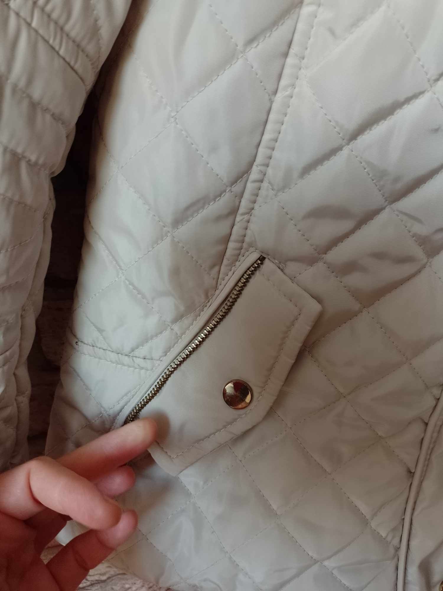 Kurtka damska ocieplana  Stradivarius rozm .M w bardzo dobrym stanie .