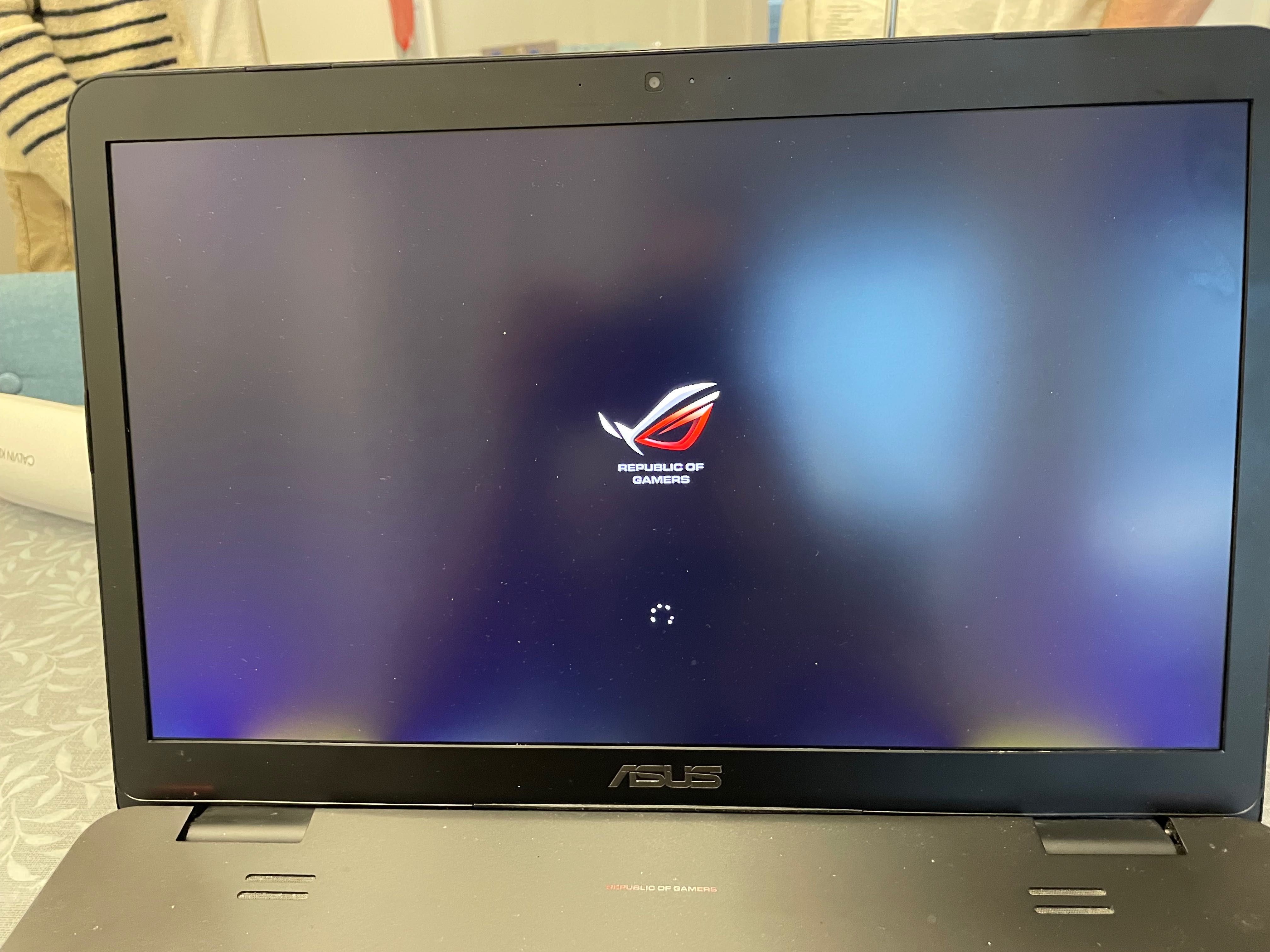 Laptop Asus G771J