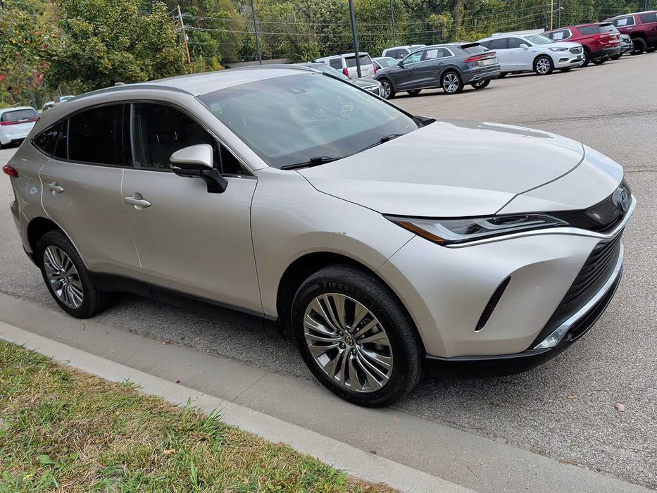 Toyota Venza Limited      2022