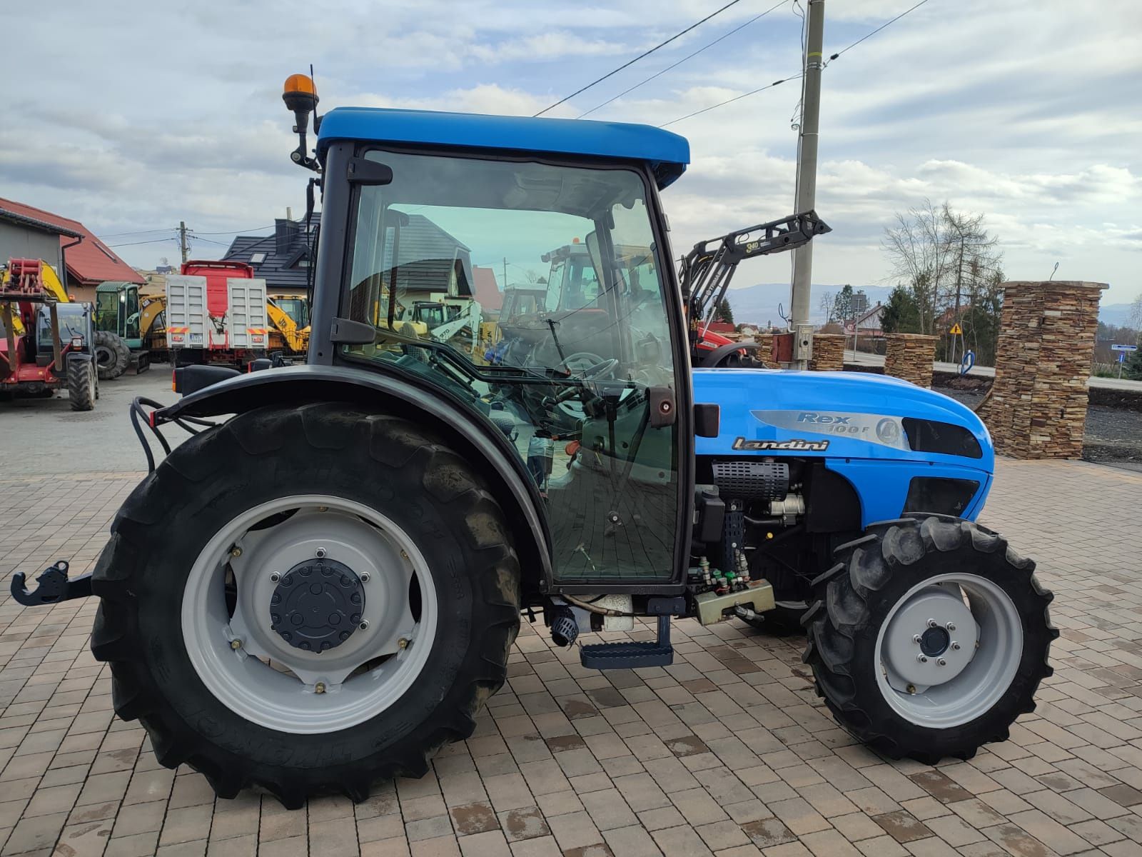 Ciągnik rolniczy Landini Rex 100F sadowniczy