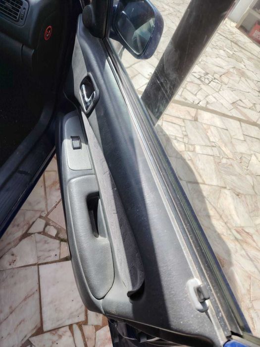 Toyota Corolla 1.3 vvti 2001 para peças