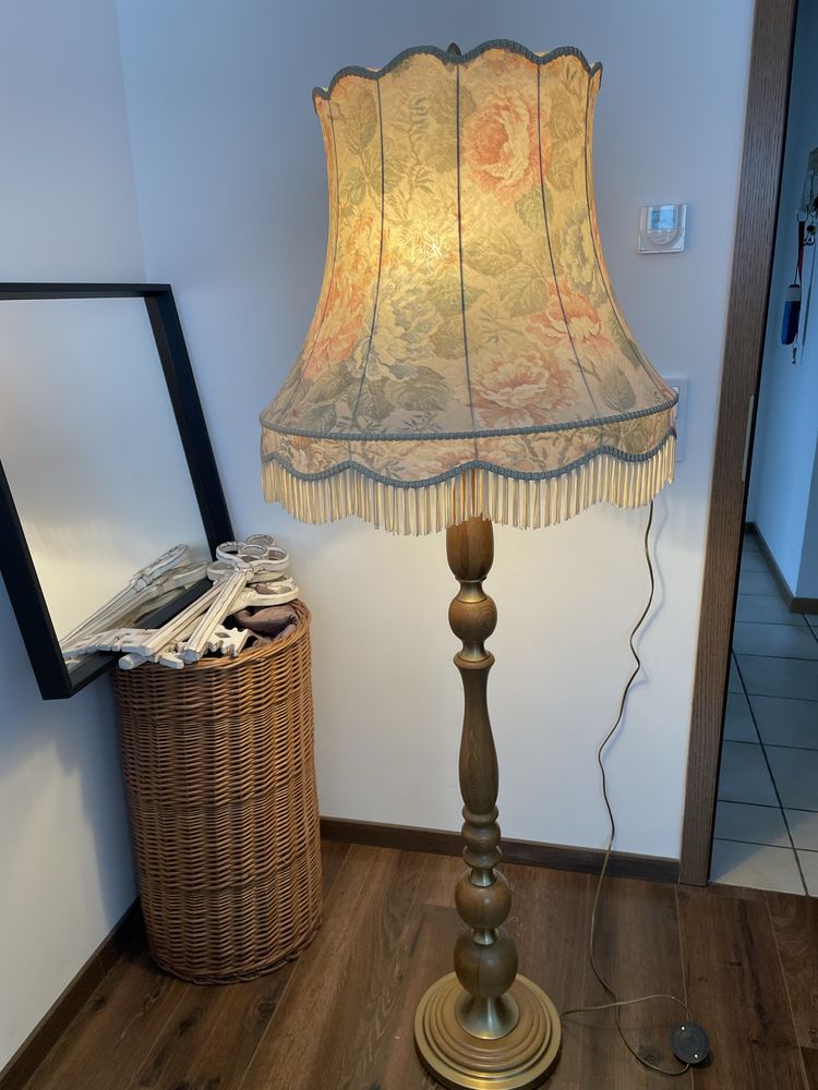 Piekna klasyka lampa w stylu vitage