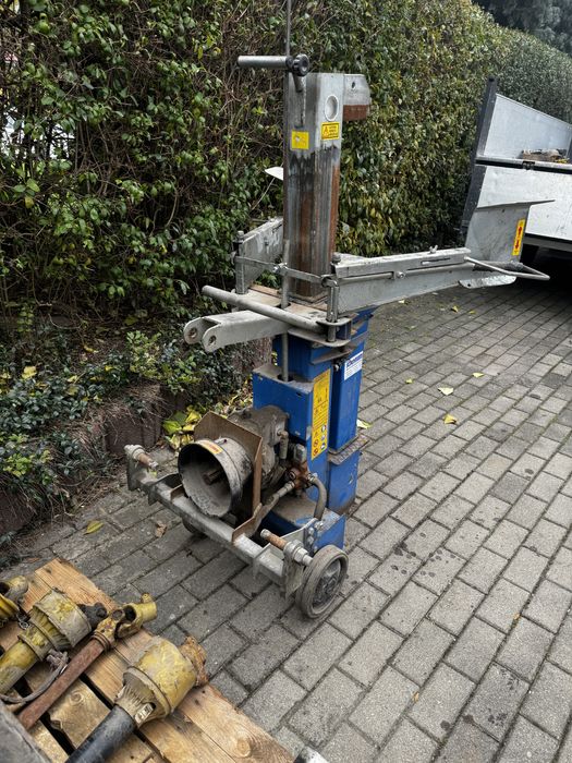 Kubot Kubota B1550 4x4 wom z osprzętętem