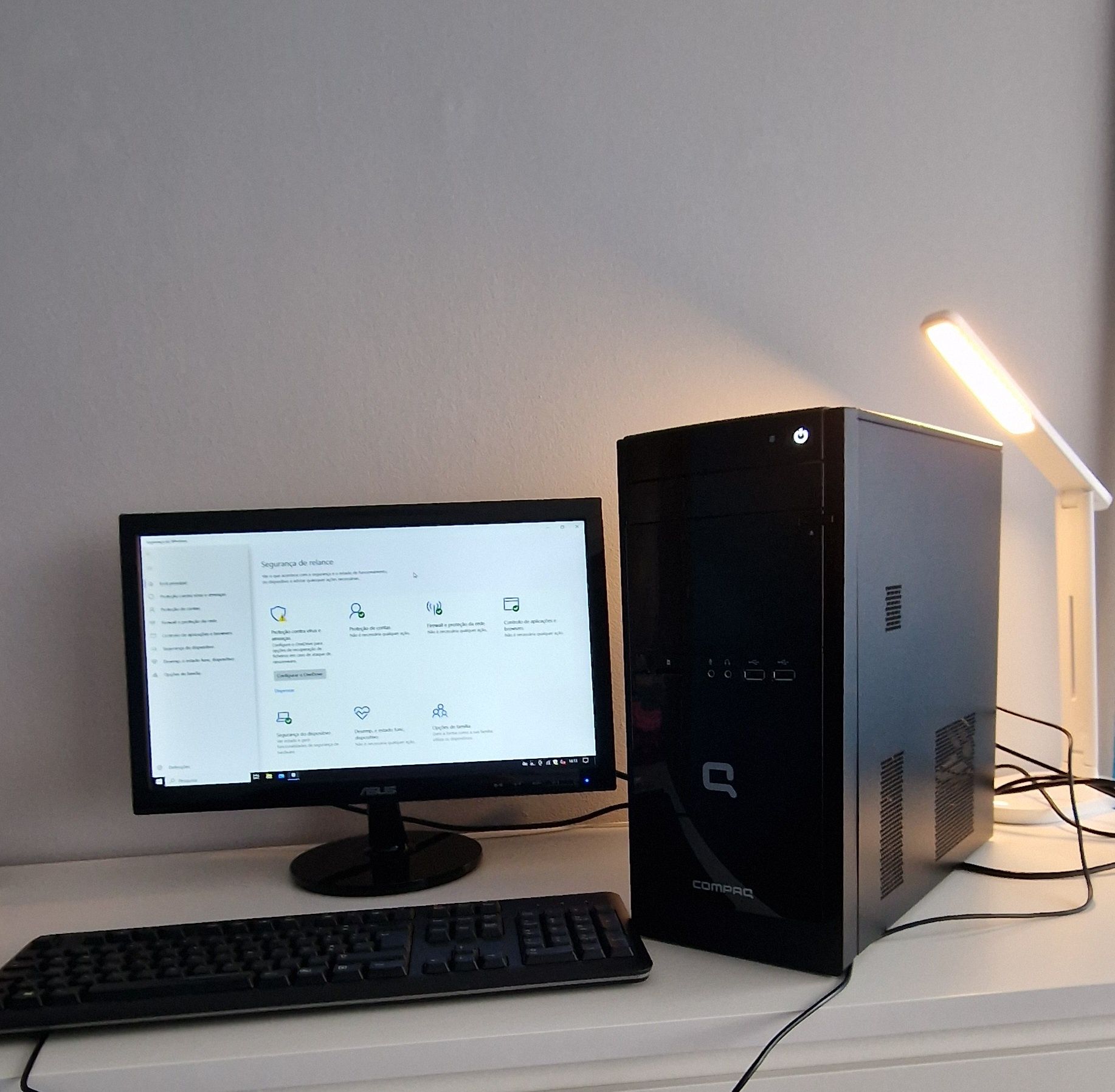 Desktop completo AMD E1 6010 com AMD Radeon R2 \8GB\128GB\WIN 10