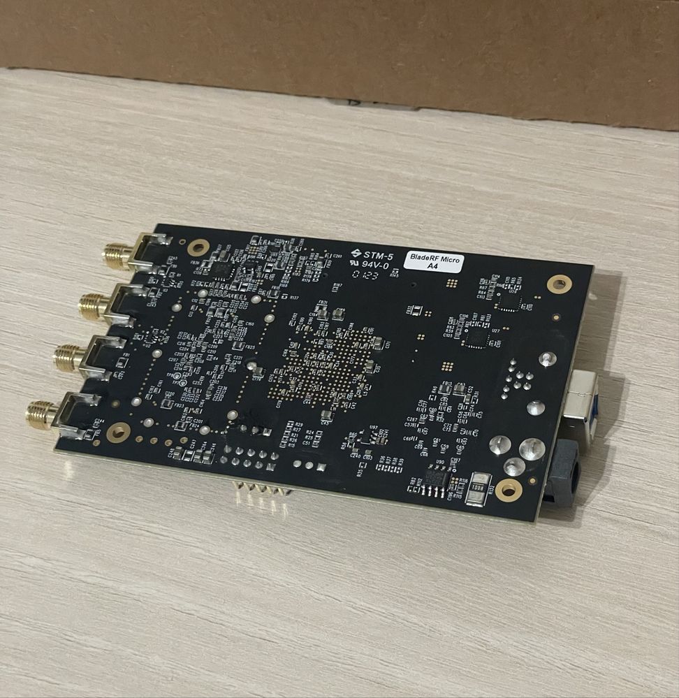 BladeRF 2.0 micro xA4 SDR 47 МГц-6 ГГц з 2x2 MIMO та USB 3.0