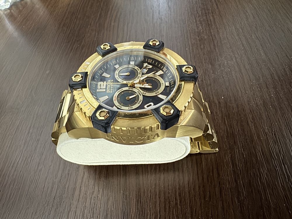 Годинник Invicta