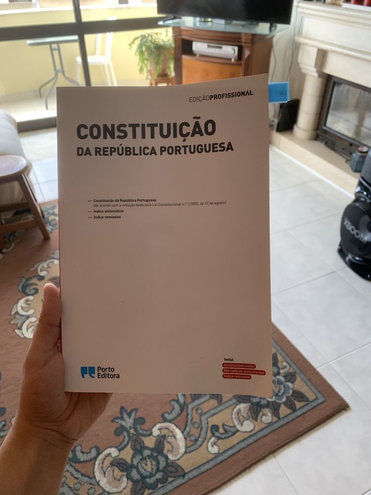 Código Civil e Constituição da República Portuguesa(Livros de Direito)