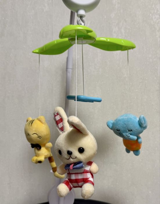 Мобіль музичний на дитяче ліжко  ціна за все