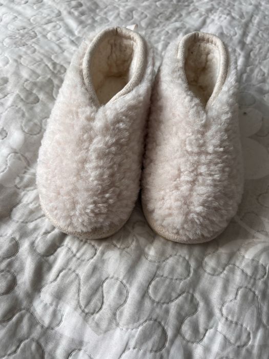 Плюшеві домашні капці