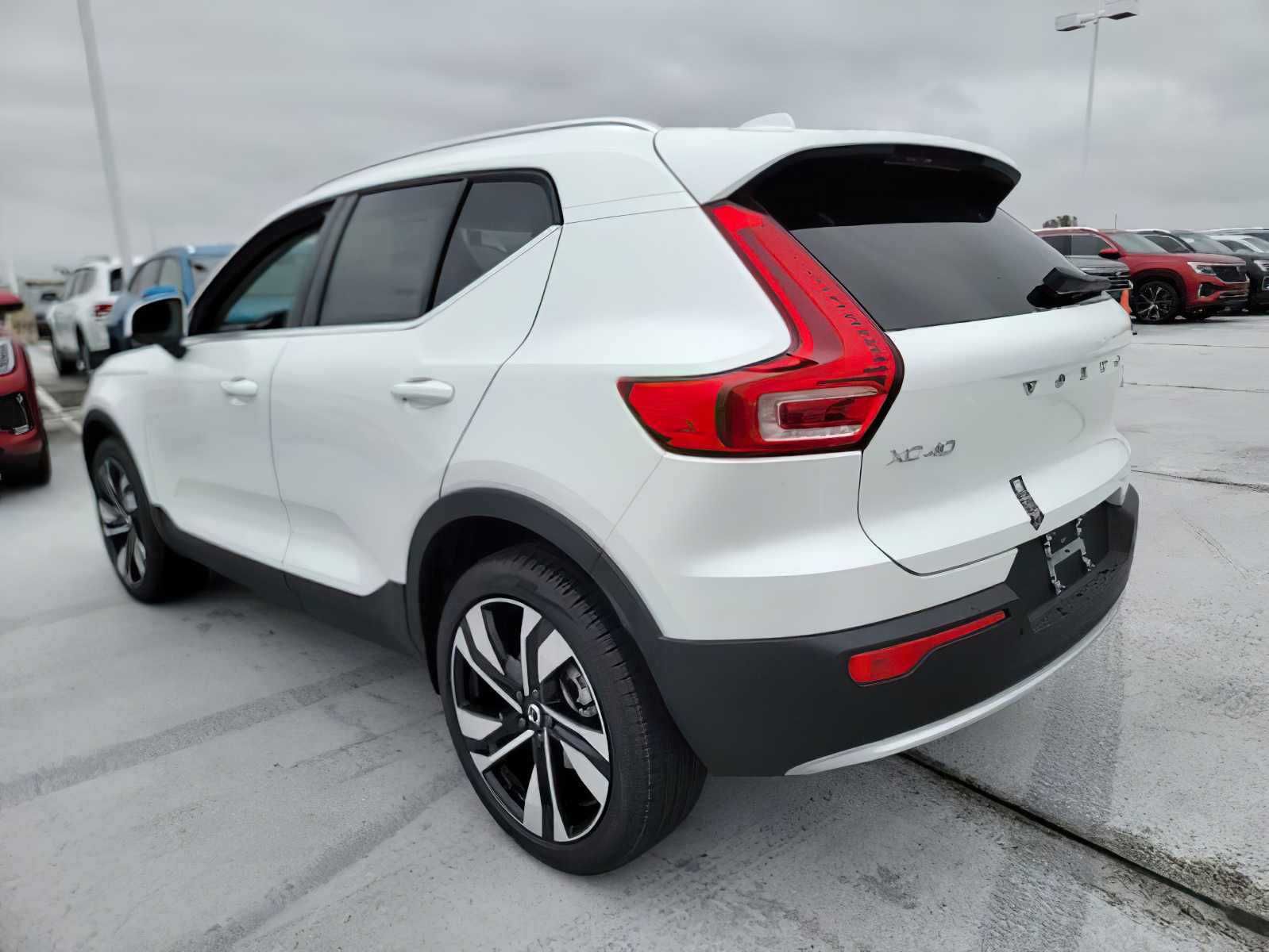 2024 Volvo  XC40